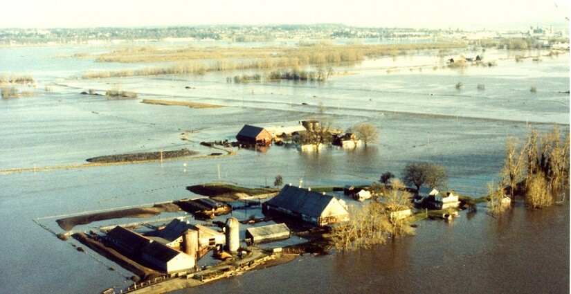 Flooding near Vancouver Lake, February 1996. 