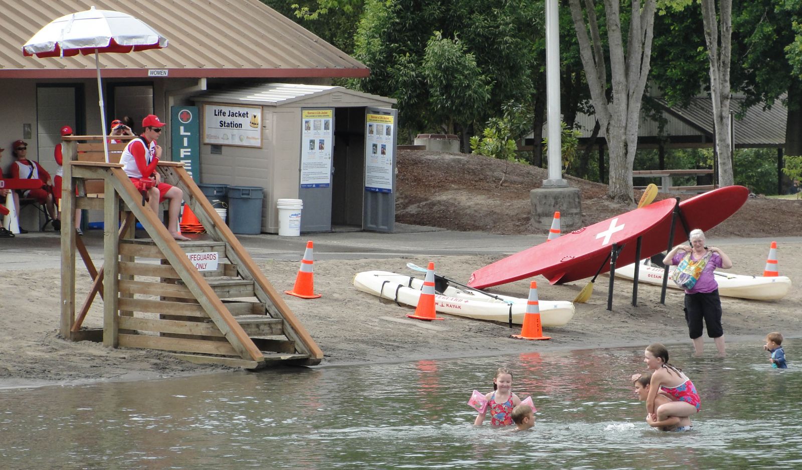 Klineline Pond - lifeguards 